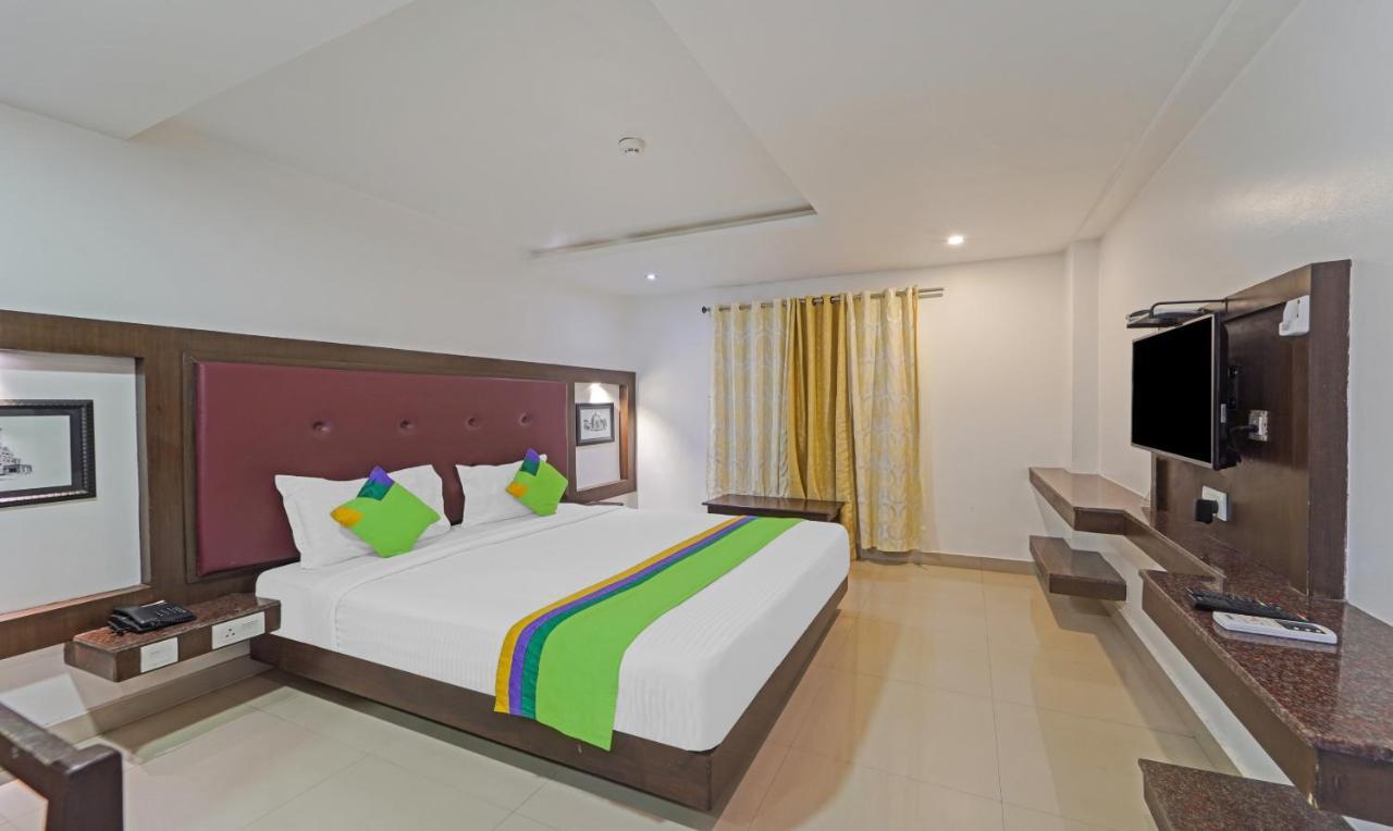 Treebo South Avenue, 700 Mts From Promenade Beach ปอนดิเชอรี ภายนอก รูปภาพ